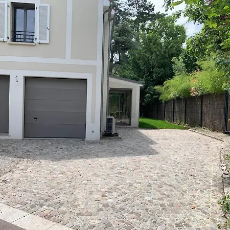 Garches, Proche Paris, 10 Personnes, Quartier Calme Et Cosy ヴィラ *